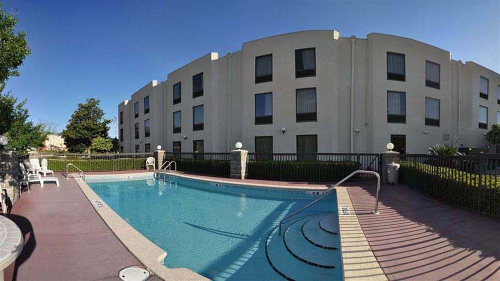 Red Roof Inn Pensacola Fairgrounds Exterior photo